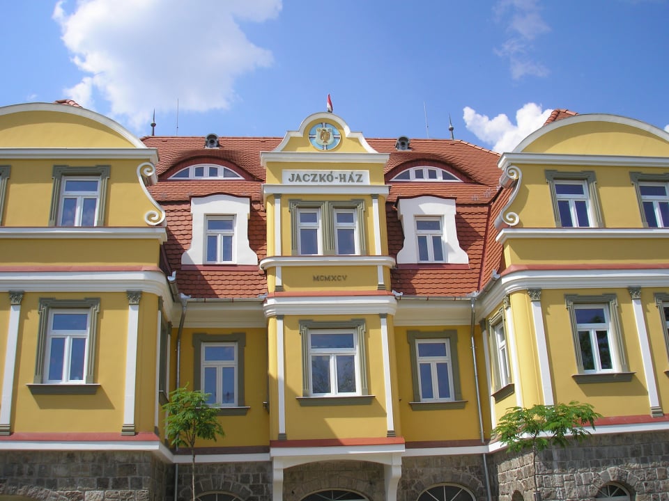 Homlokzatfelújítás